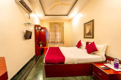 Oak Room for Couples